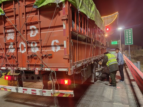 C:\Users\Administrator\Desktop\2 (2).jpg