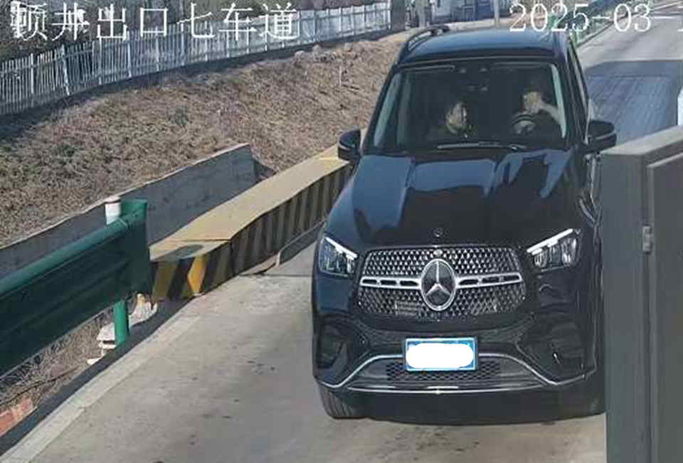 顿井出口七车道 (服务器)_001_2025-03-18-16-22-39.jpg